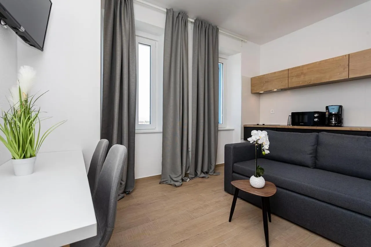 Apartments San Leopoldo Crikvenica 0*,